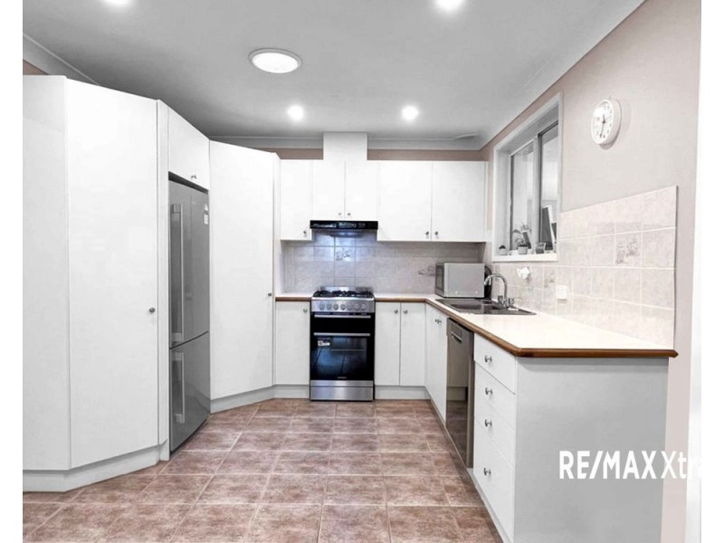 8 Moore Place, Doonside NSW 2767