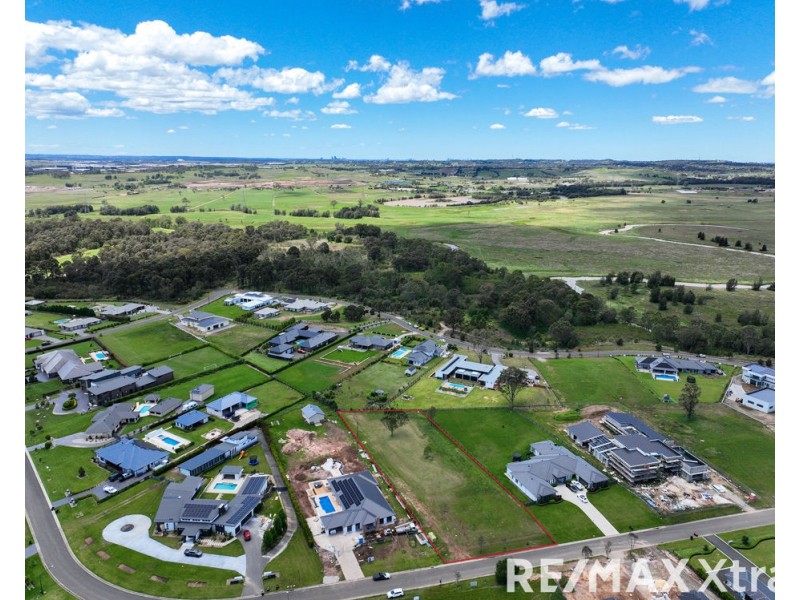 13 Humewood Place, Luddenham NSW 2745