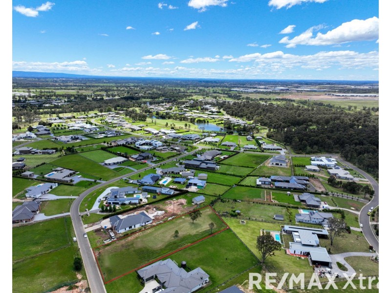 13 Humewood Place, Luddenham NSW 2745