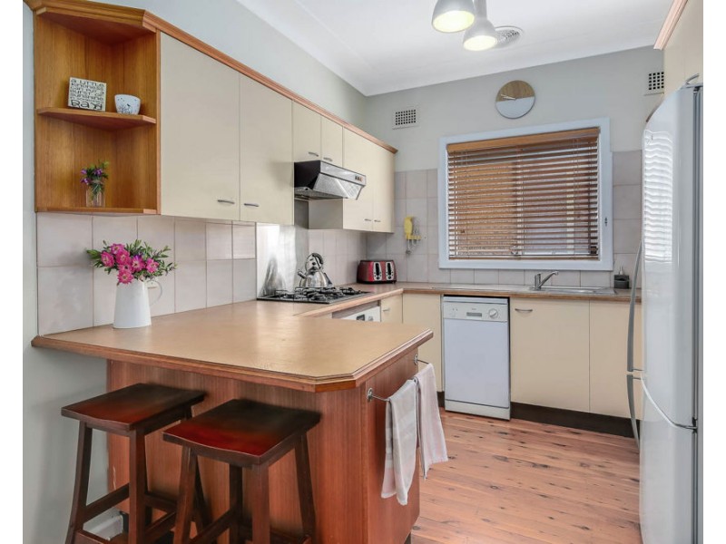 1 Highland Avenue, Toongabbie NSW 2146