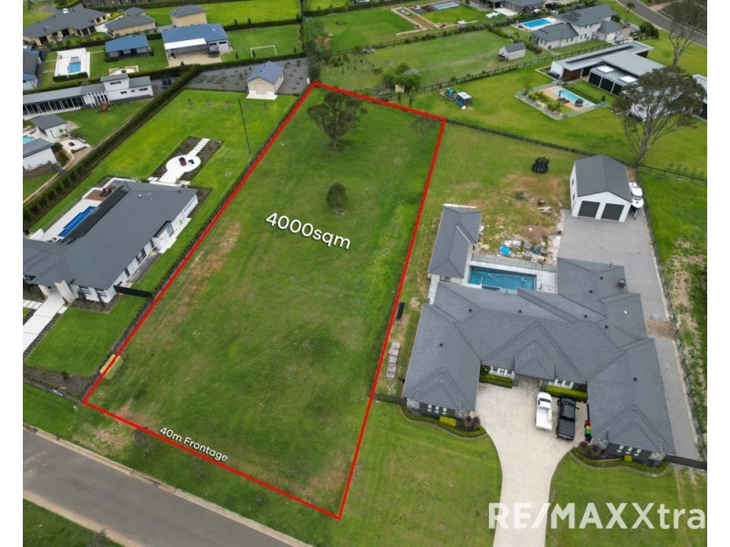 13 Humewood Place, Luddenham NSW 2745