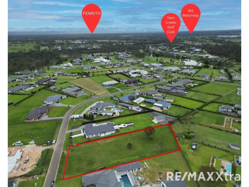 13 Humewood Place, Luddenham NSW 2745