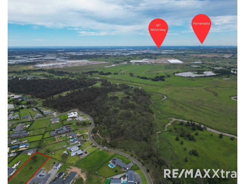 13 Humewood Place, Luddenham NSW 2745