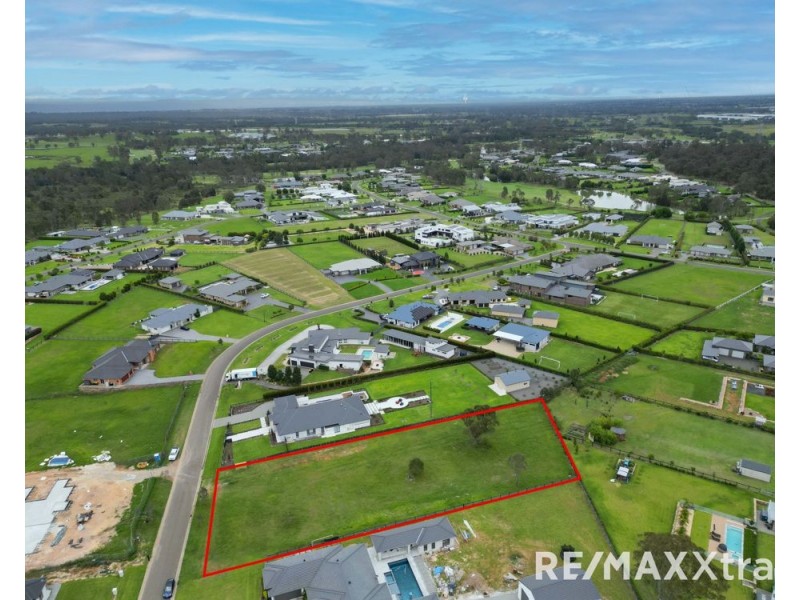 13 Humewood Place, Luddenham NSW 2745