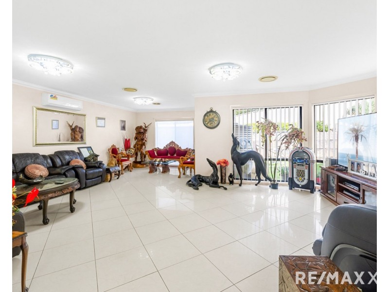 145 Welling Drive, Mount Annan NSW 2567