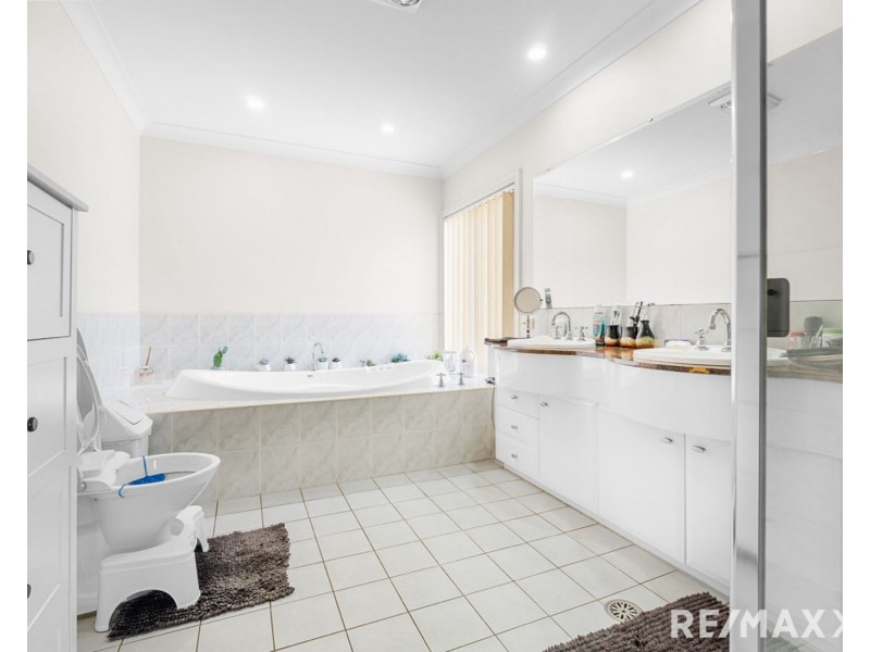 145 Welling Drive, Mount Annan NSW 2567