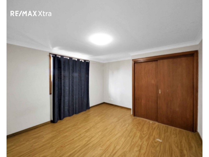 8 DOVE PLACE, St Clair NSW 2759