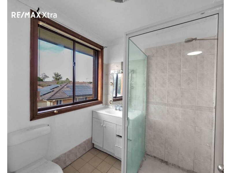 8 DOVE PLACE, St Clair NSW 2759