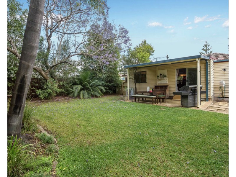 1 Highland Avenue, Toongabbie NSW 2146