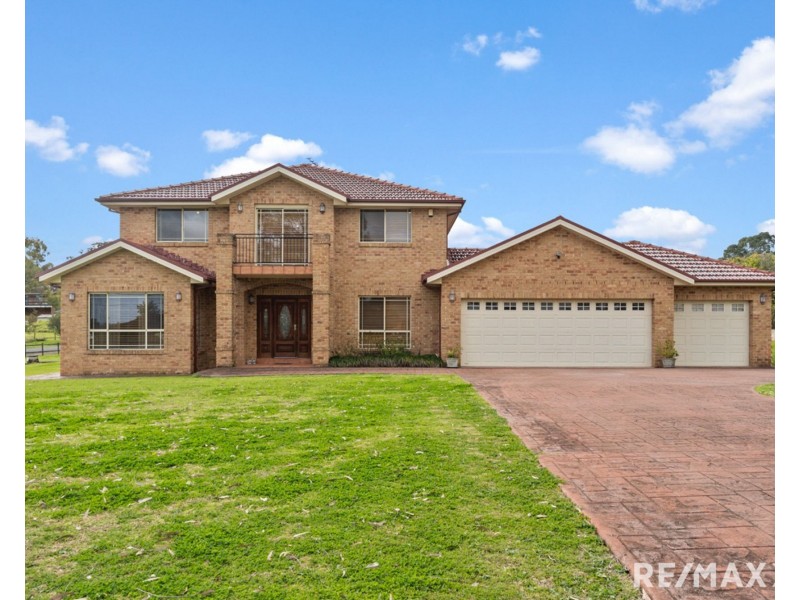 3 Centenary Place, Catherine Field NSW 2557