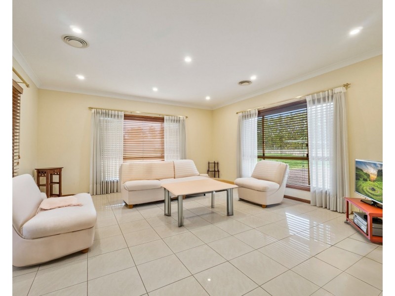 3 Centenary Place, Catherine Field NSW 2557