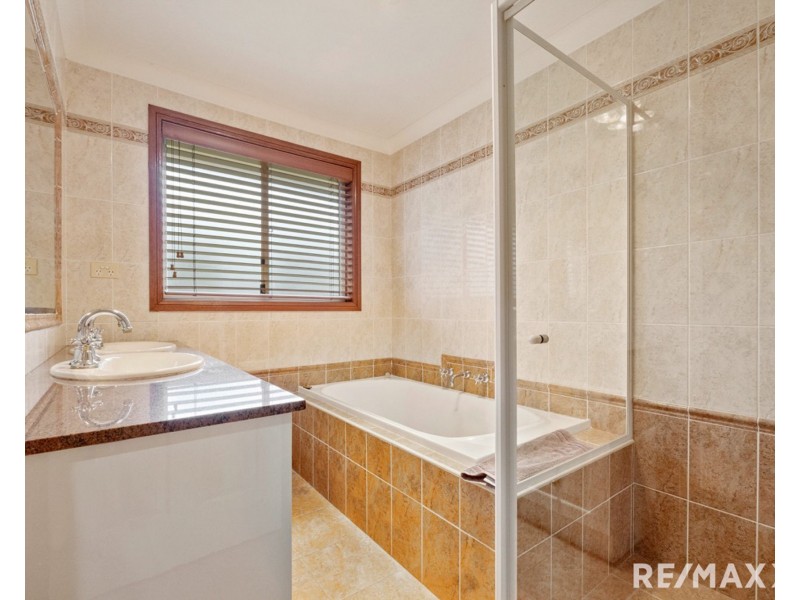 3 Centenary Place, Catherine Field NSW 2557