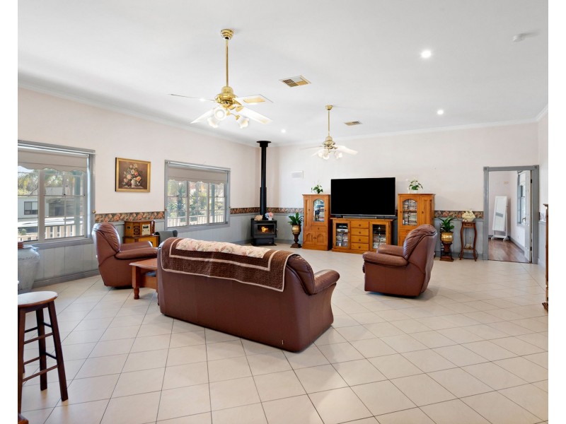 20 Curtis Lane, Catherine Field NSW 2557