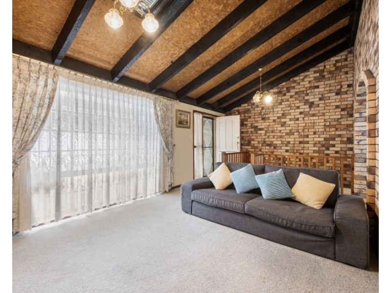 8 Fourth Street, Seahampton NSW 2286