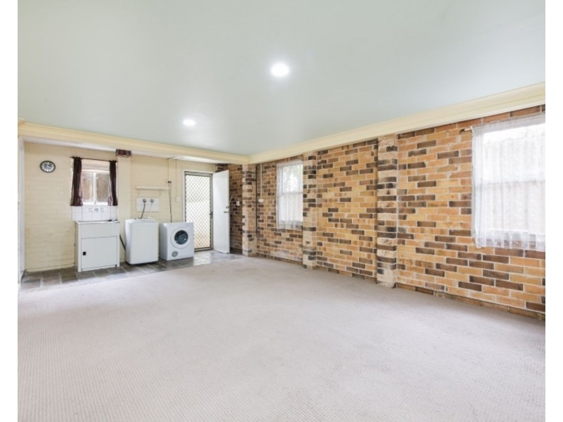 8 Fourth Street, Seahampton NSW 2286