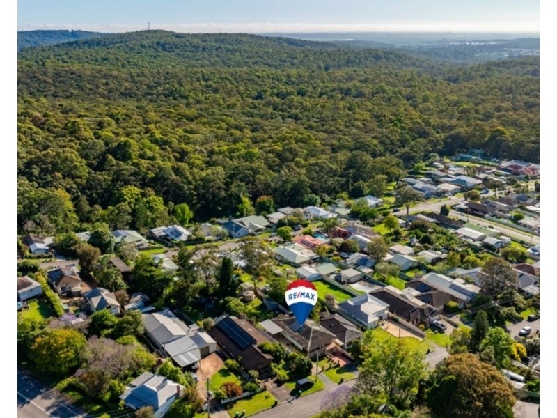 8 Fourth Street, Seahampton NSW 2286