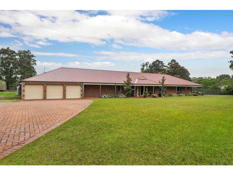 9 Avon Place, Windsor Downs NSW 2756 One Agency Hawkesbury / Rouse