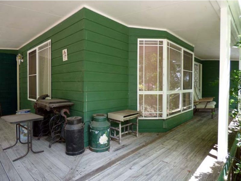 8 Pinnell Road, Crows Nest QLD 4355