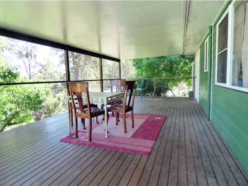 8 Pinnell Road, Crows Nest QLD 4355