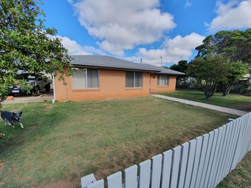 11 Grace Street, Crows Nest QLD 4355