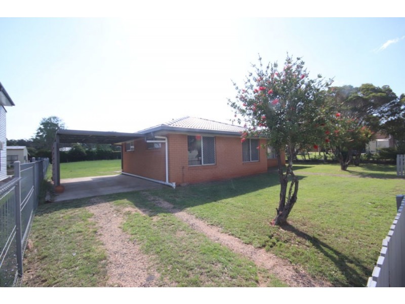 11 Grace Street, Crows Nest QLD 4355