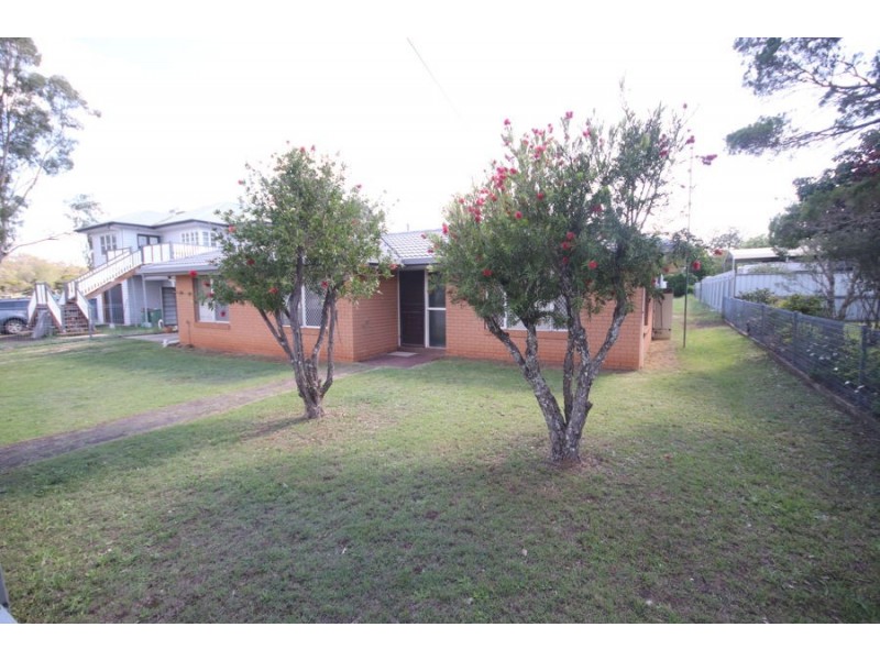11 Grace Street, Crows Nest QLD 4355