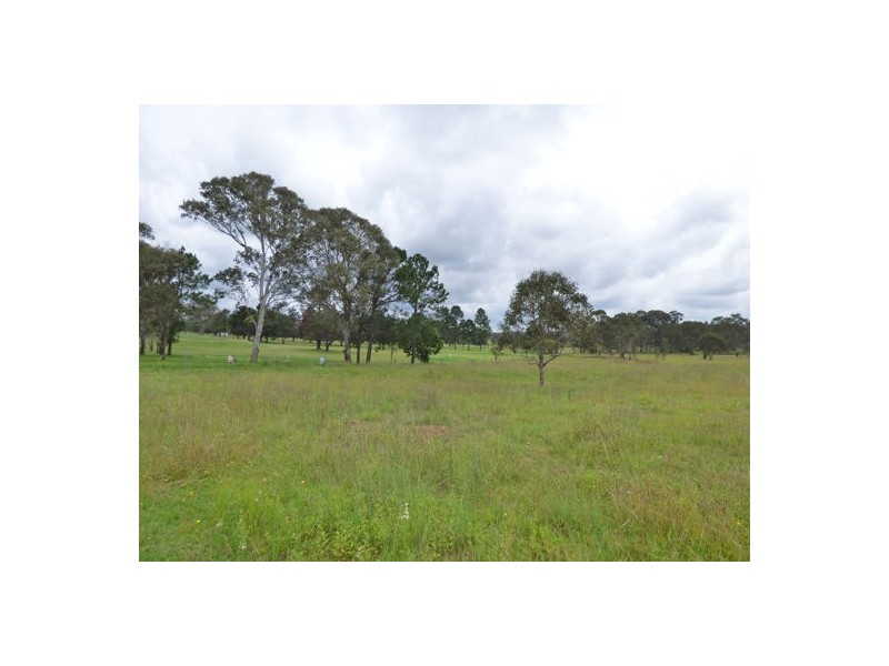 15 Park Road, Crows Nest QLD 4355