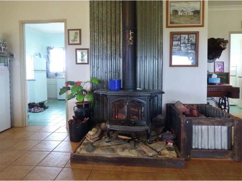 1128 Waterhole Gully Rd, Blackbutt QLD 4306