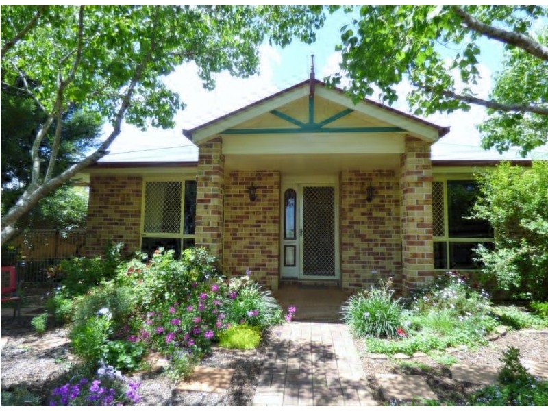 1 Lee Court, Crows Nest QLD 4355