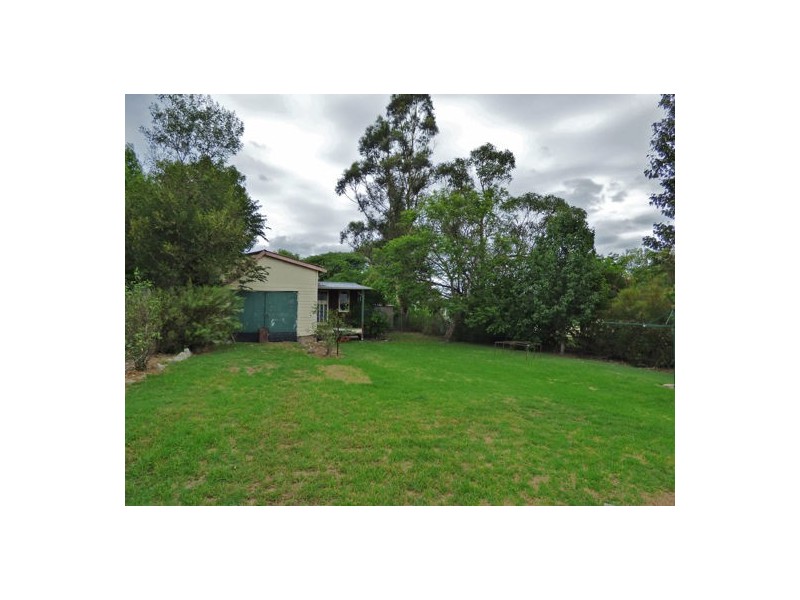 15 Albert Street, Crows Nest QLD 4355