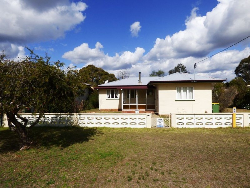 3 Nolan Street, Crows Nest QLD 4355