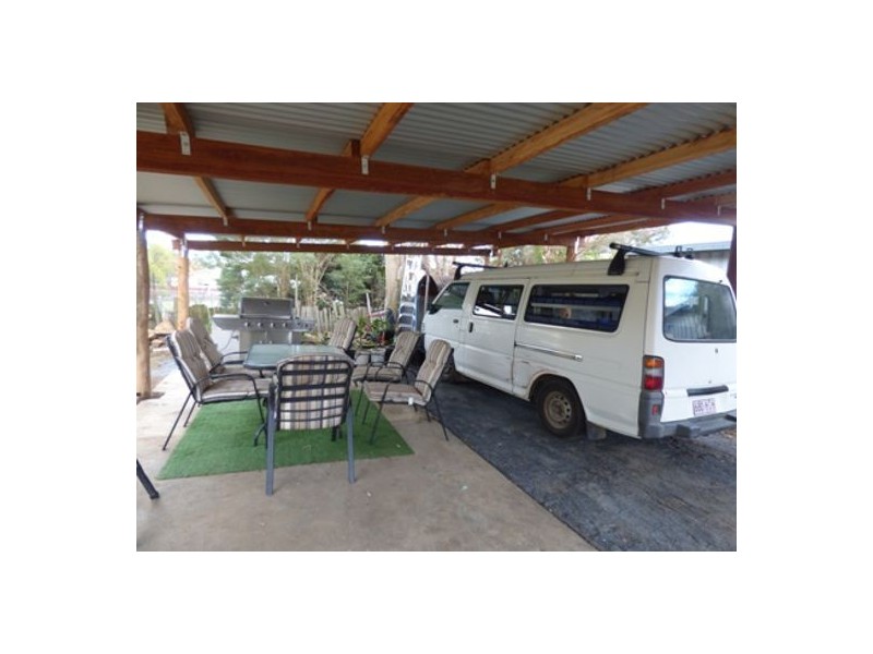 12 Nolan st, Crows Nest QLD 4355