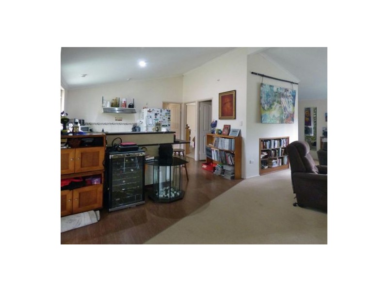 14 Pinnell Rd, Crows Nest QLD 4355