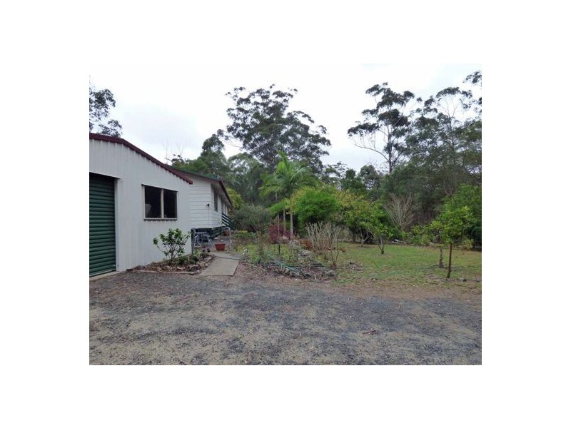 14 Pinnell Rd, Crows Nest QLD 4355