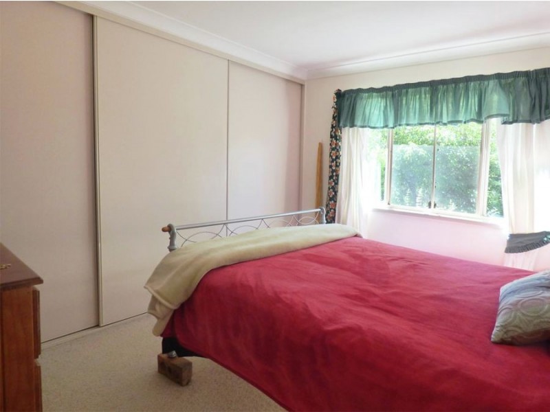 14 Pinnell Rd, Crows Nest QLD 4355