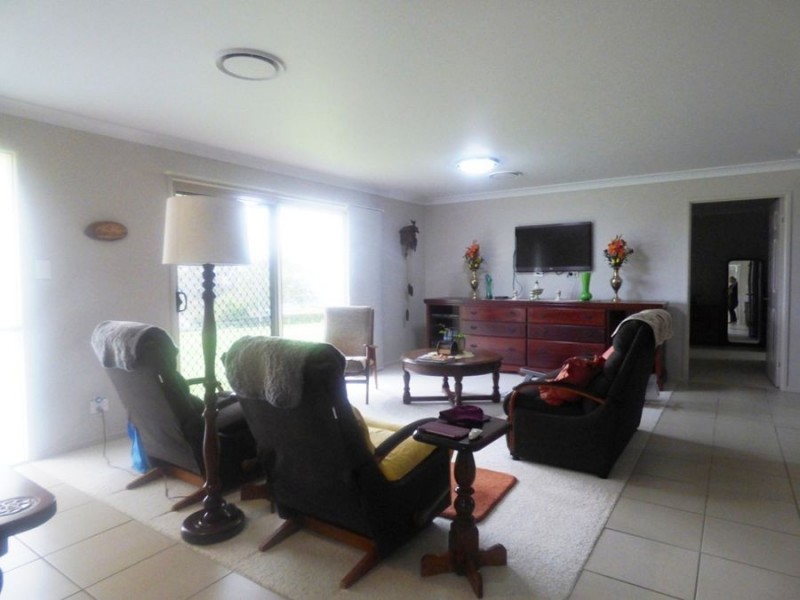 19 Kay Ann Court, Hampton QLD 4352
