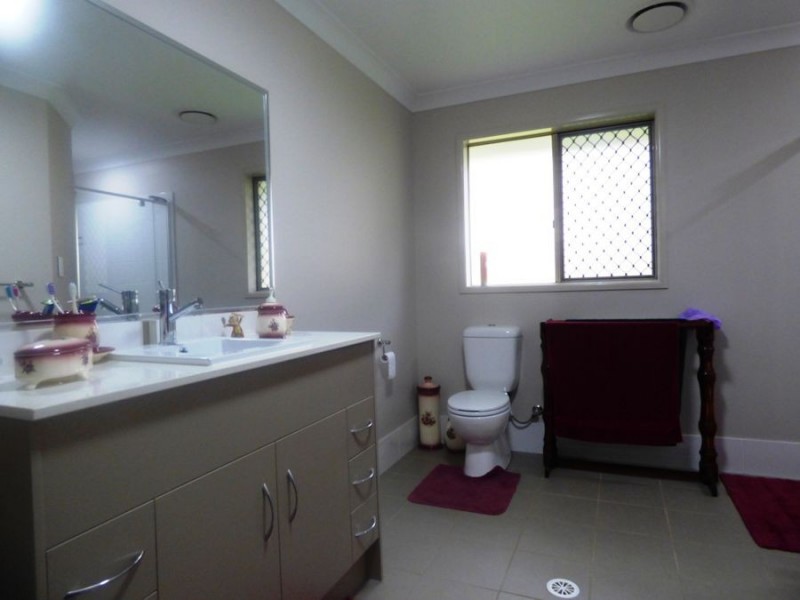 19 Kay Ann Court, Hampton QLD 4352