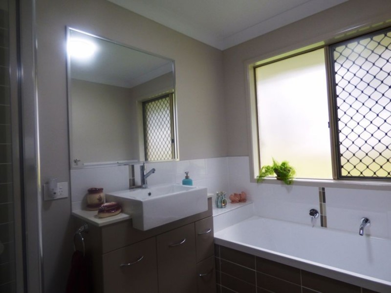 19 Kay Ann Court, Hampton QLD 4352