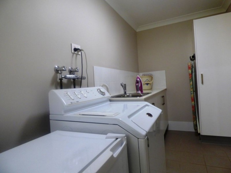 19 Kay Ann Court, Hampton QLD 4352