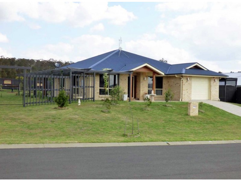 9 Cedarwood Drive . Parklands Estate, Crows Nest QLD 4355