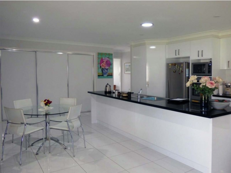 9 Cedarwood Drive . Parklands Estate, Crows Nest QLD 4355