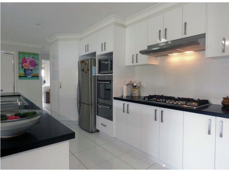 9 Cedarwood Drive . Parklands Estate, Crows Nest QLD 4355