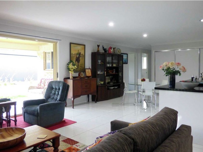 9 Cedarwood Drive . Parklands Estate, Crows Nest QLD 4355