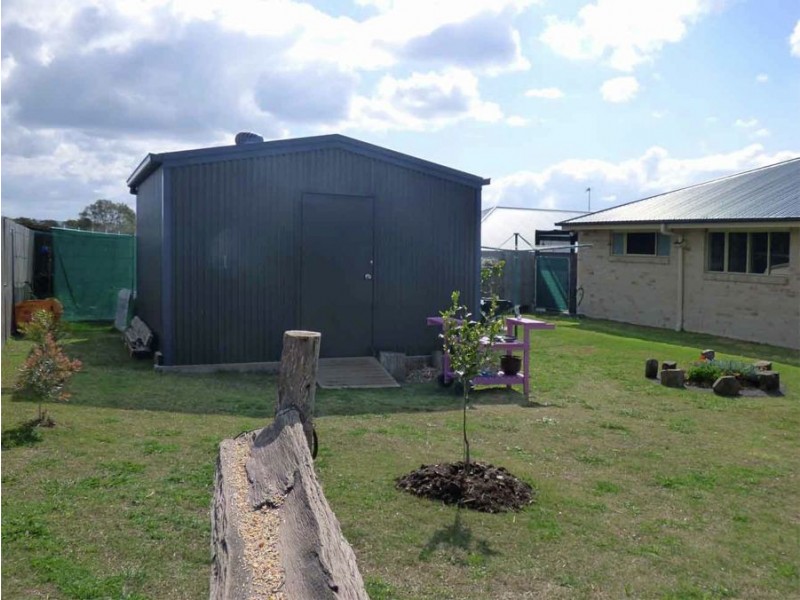 9 Cedarwood Drive . Parklands Estate, Crows Nest QLD 4355