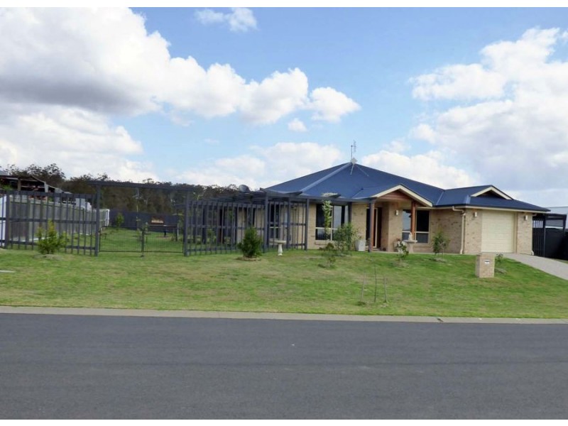9 Cedarwood Drive . Parklands Estate, Crows Nest QLD 4355