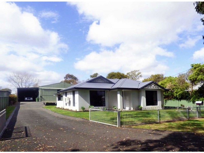 1 Park Lane, Crows Nest QLD 4355
