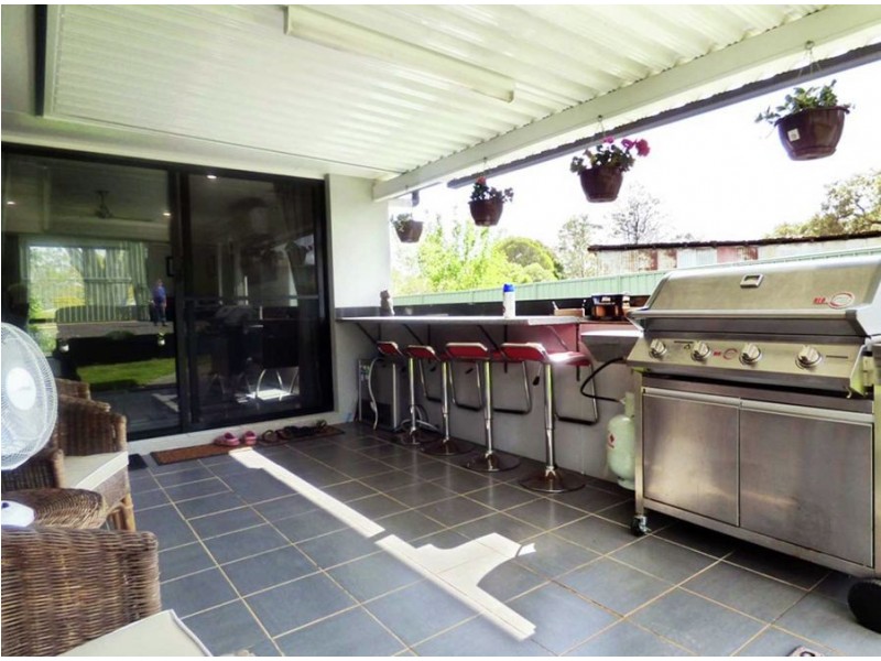 1 Park Lane, Crows Nest QLD 4355