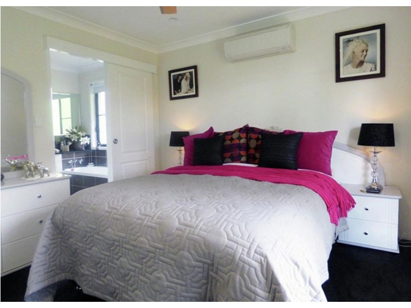 1 Park Lane, Crows Nest QLD 4355