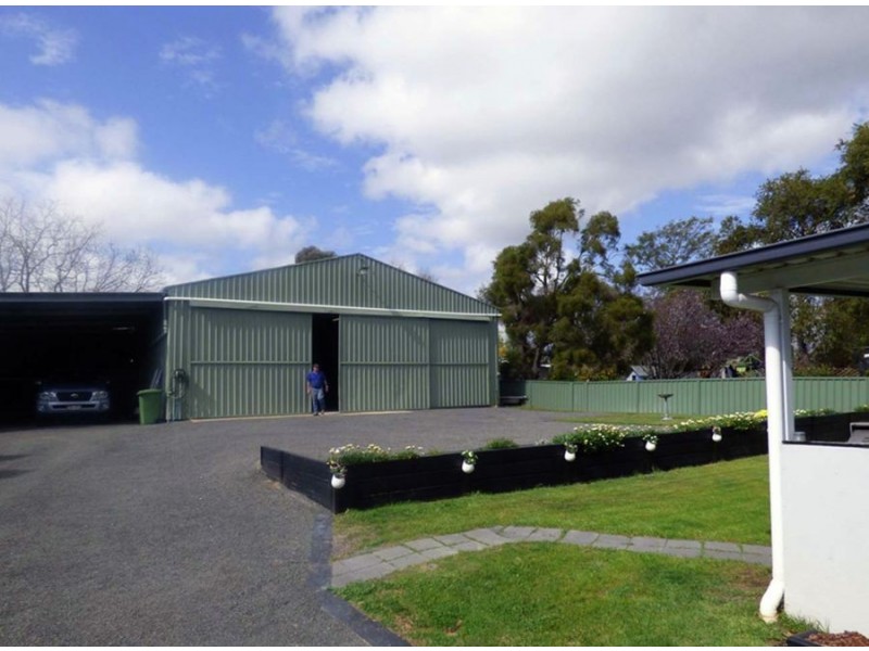 1 Park Lane, Crows Nest QLD 4355