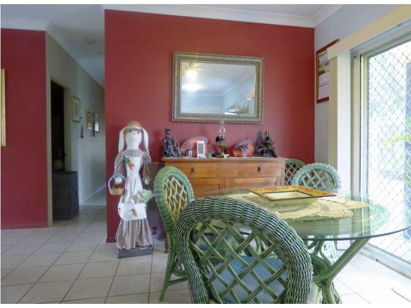 6 Parkland DR, Crows Nest QLD 4355